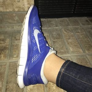 Nike tennis shoes
